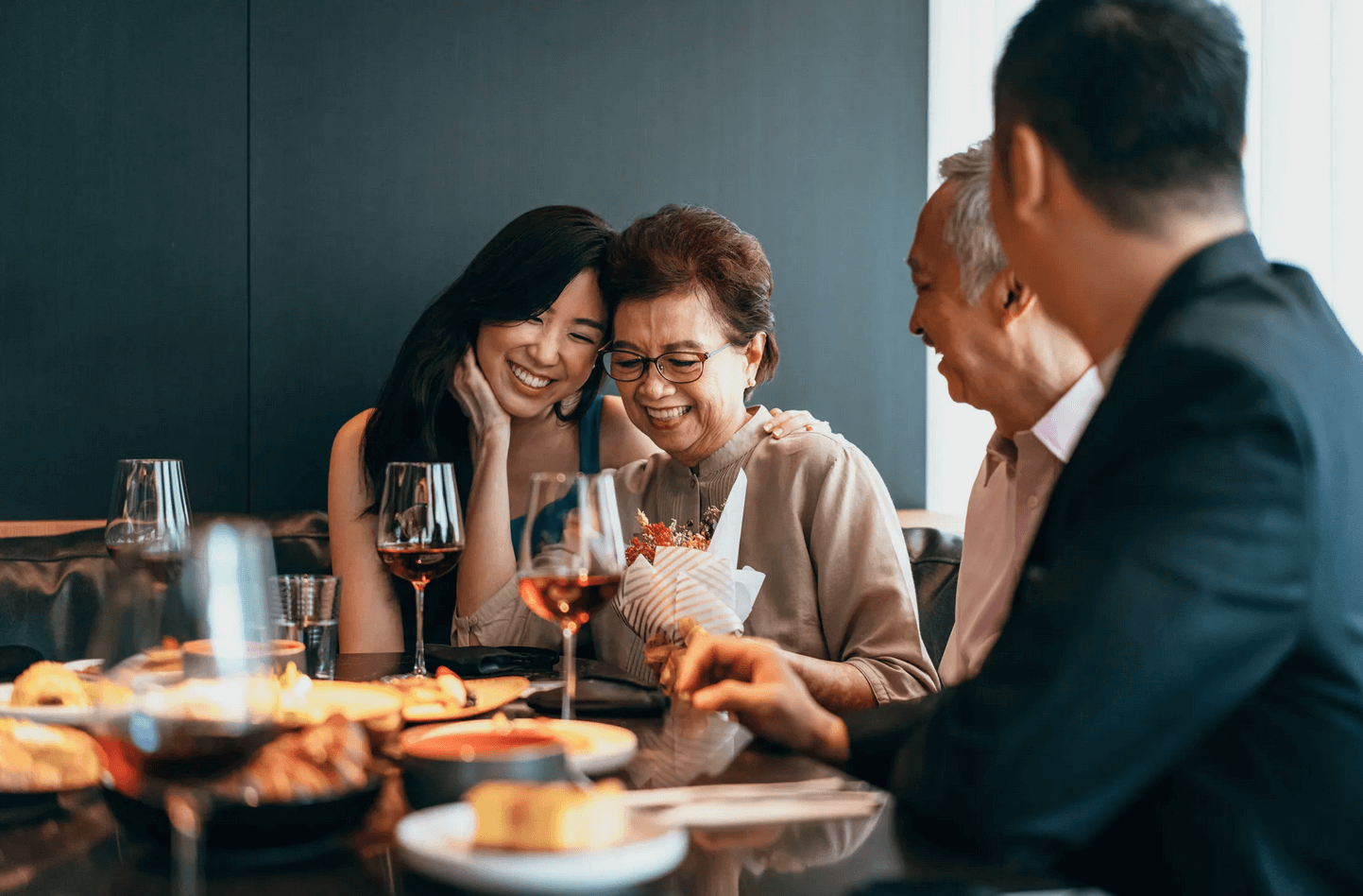 dining out on mothers day 2025